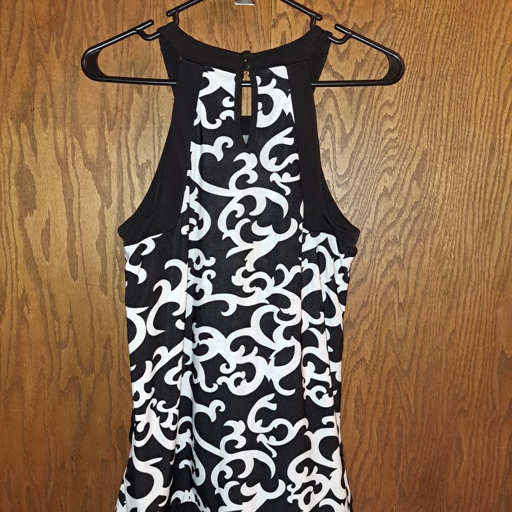 Ariella Black and White Pattern Sleeve less Top size Small - Picture 2 of 5